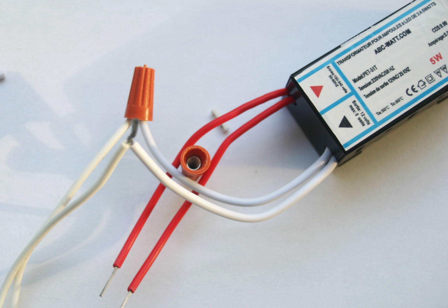 Transformateur pour ampoules à led MR16 12 volts de 3 à 5 watts dimmable –  ABC-Watts