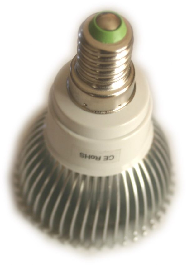 Ampoule E14 3x1 watts 220 volts